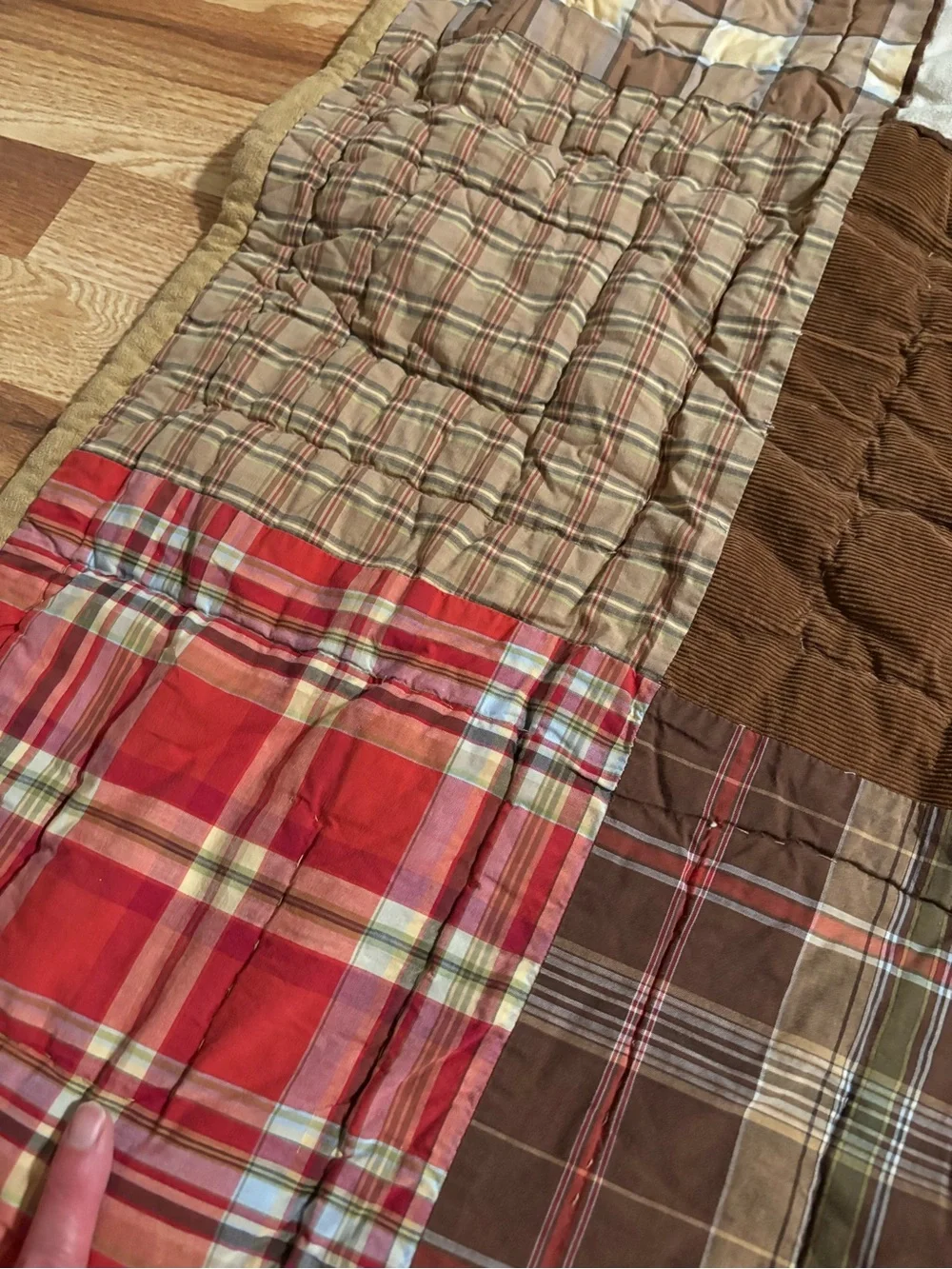 Vintage Woolrich Cream Patchwork Quilt with Brown Bears and Green Tree